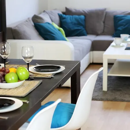 Апартаменты Phoebe 13 Old Town