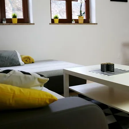 Phoebe 13 Old Town *