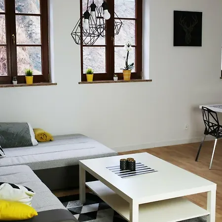 Phoebe 13 Old Town Apartment