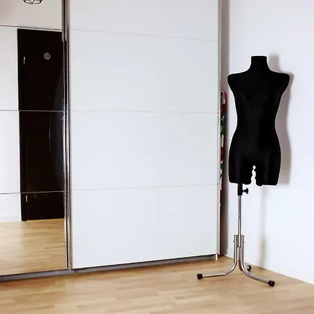 Phoebe 13 Old Town *