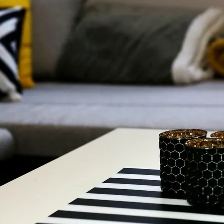 Phoebe 13 Old Town *