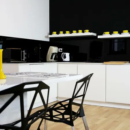 Апартаменты Phoebe 13 Old Town *