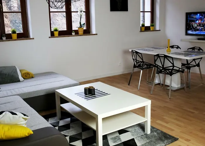 Апартаменты Phoebe 13 Old Town *