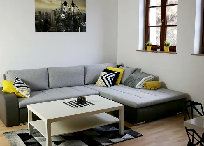 Phoebe 13 Old Town *